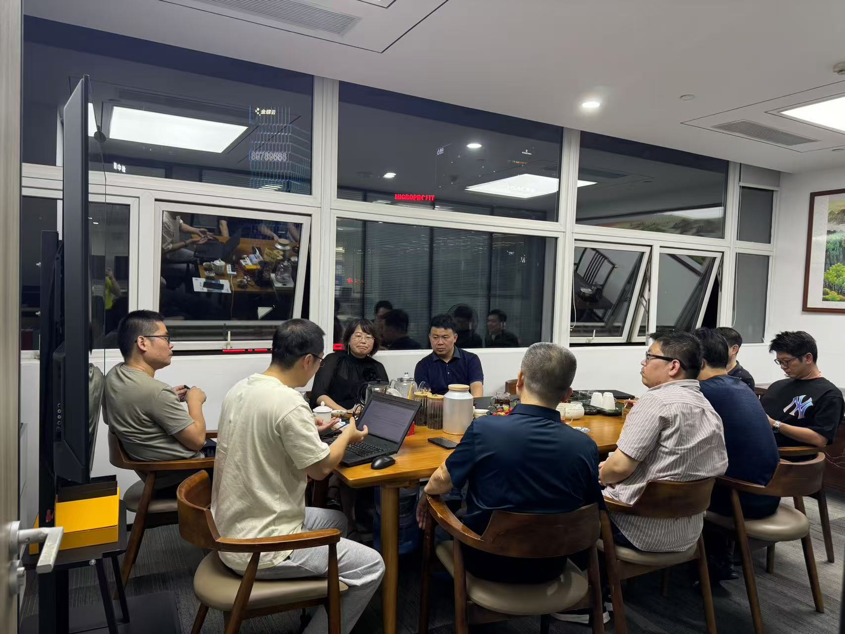 1730701292490408.jpg 9.案例辅导与共创(晚上茶室共创图).jpg